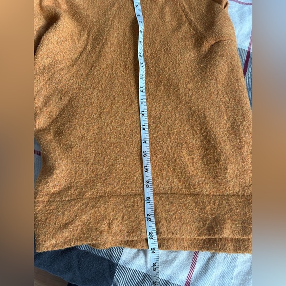 Anthropologie Warm Brown Oversized V-Neck Sweater. Size Medium - Picture 9 of 9